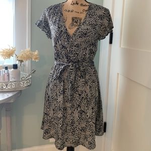H&M Black and Cream Print Tie Waist Dress NWT